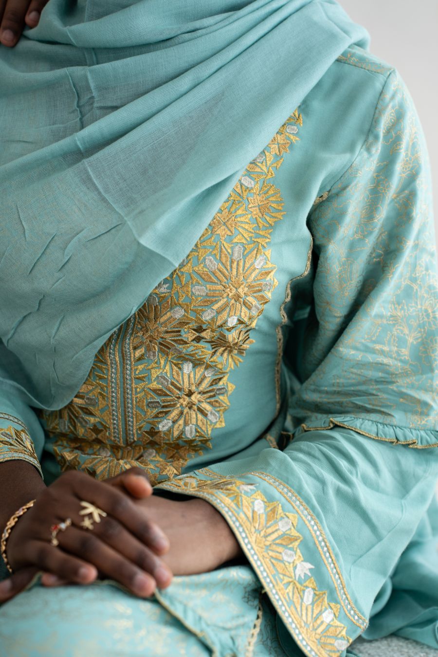 Abaya mit Hijab - Türkis/Gold