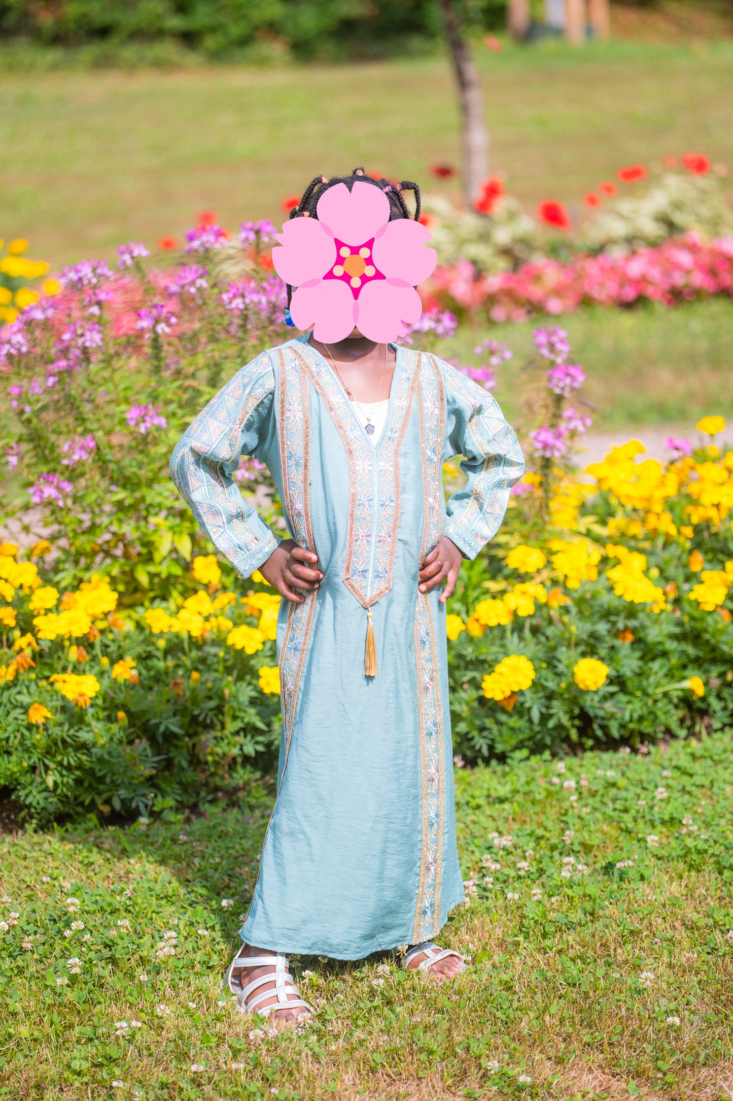 Abaya für Mädchen mit Blumenmotiven - Ozeanblau