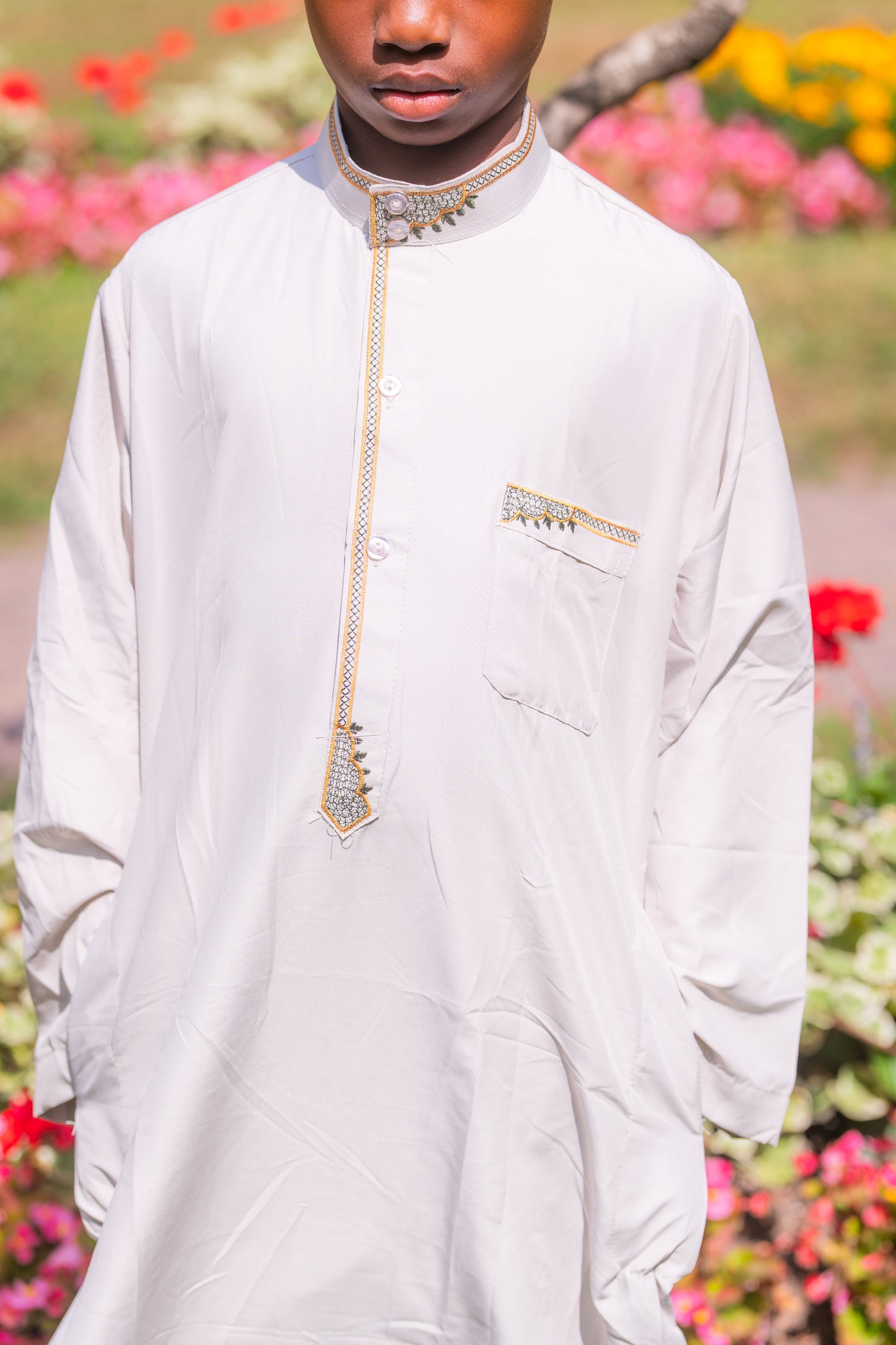 Gebetskleid für Jungs mit Details - helles Beige