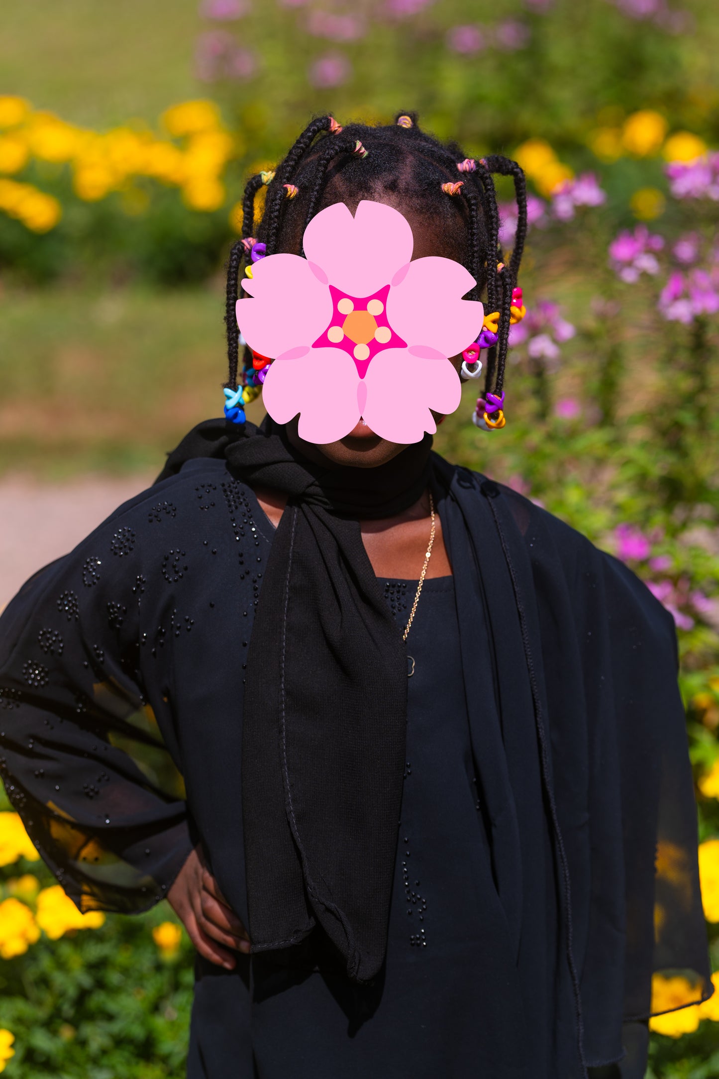 Abaya für Mädchen mit Hijab und schwarzen Strasssteinen - Schwarz