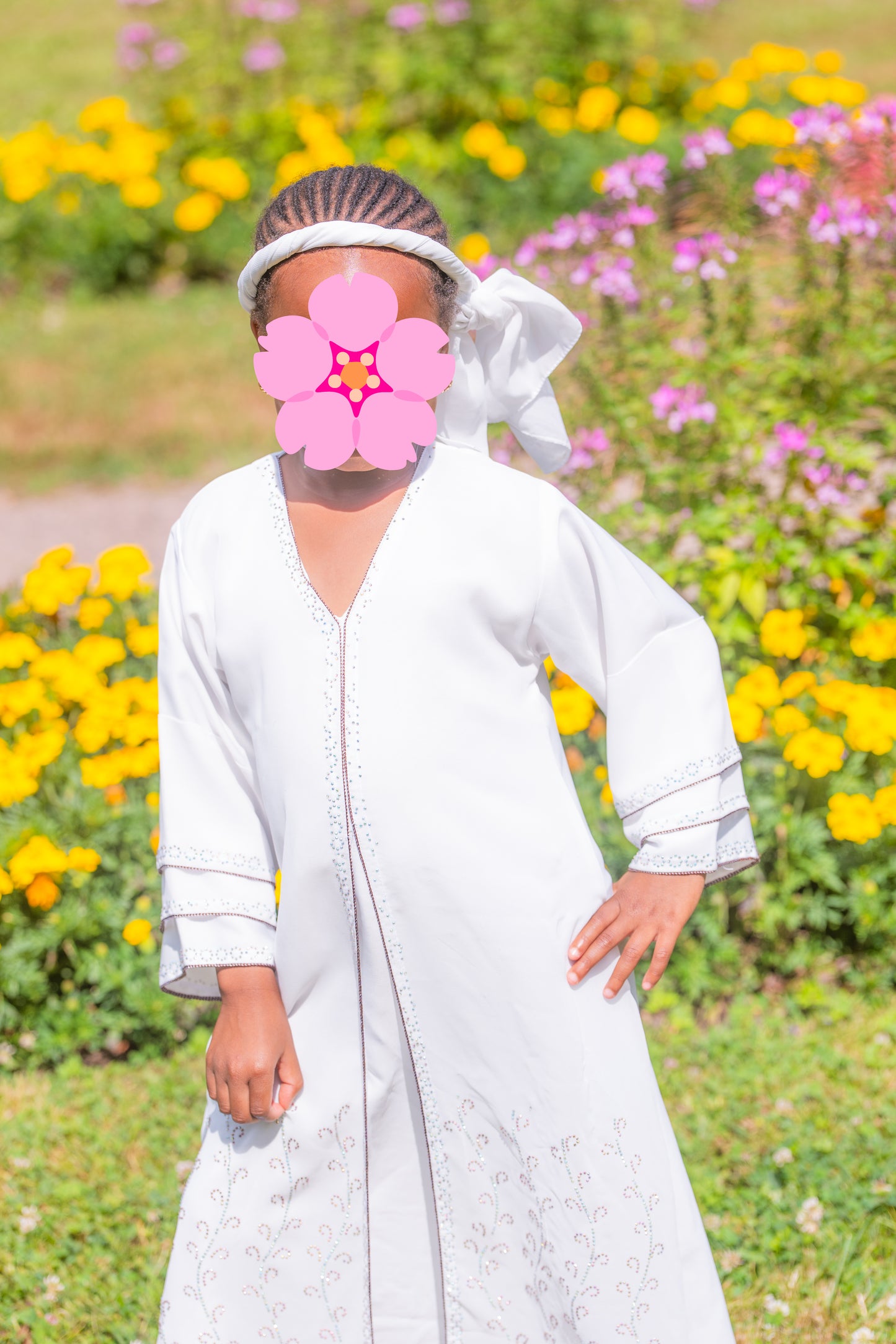 Abaya für Mädchen mit Hijab und Strasssteinen - Weiß