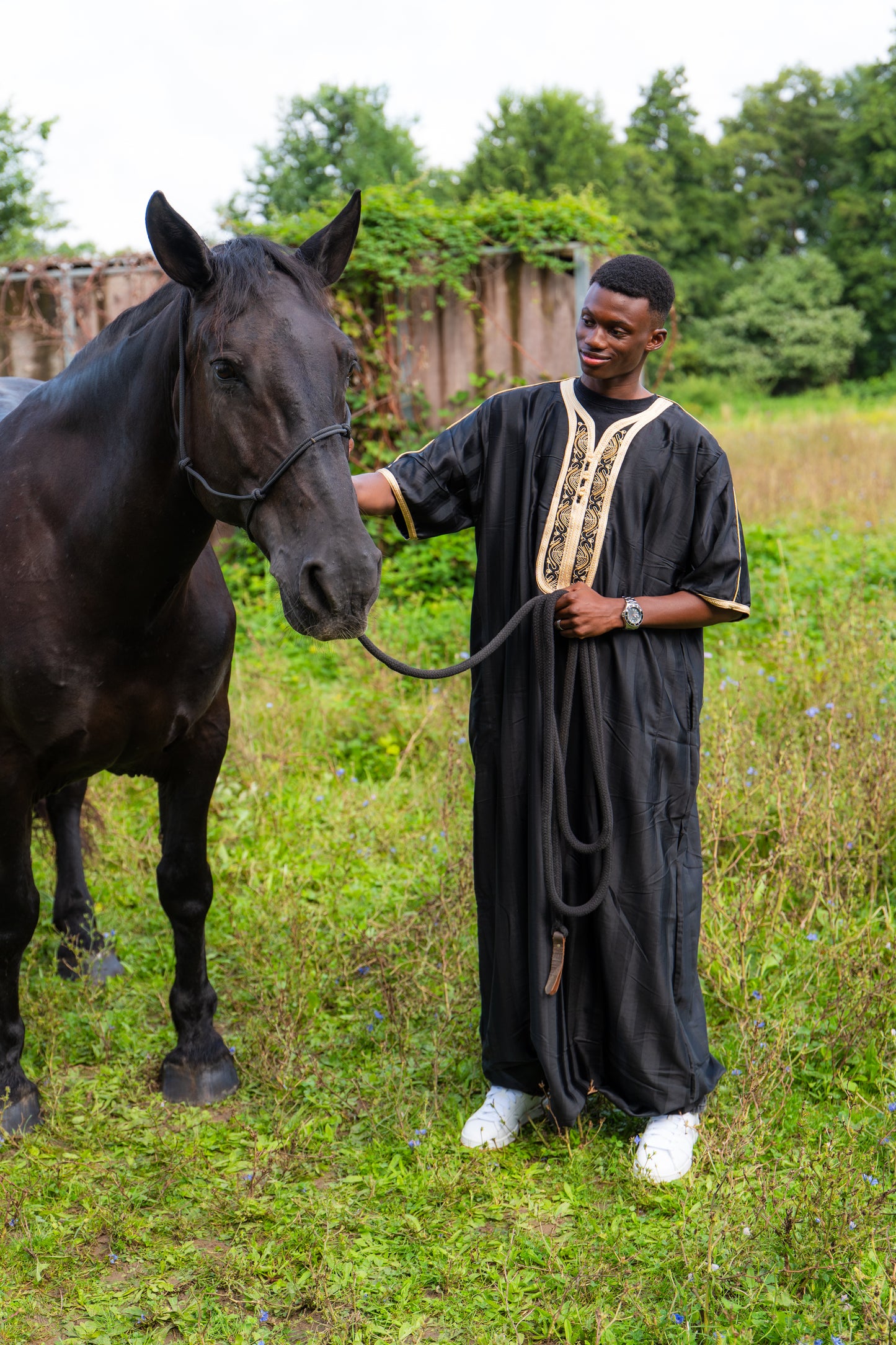 Gebetskleid für Herren mit goldenen Detail - Schwarz