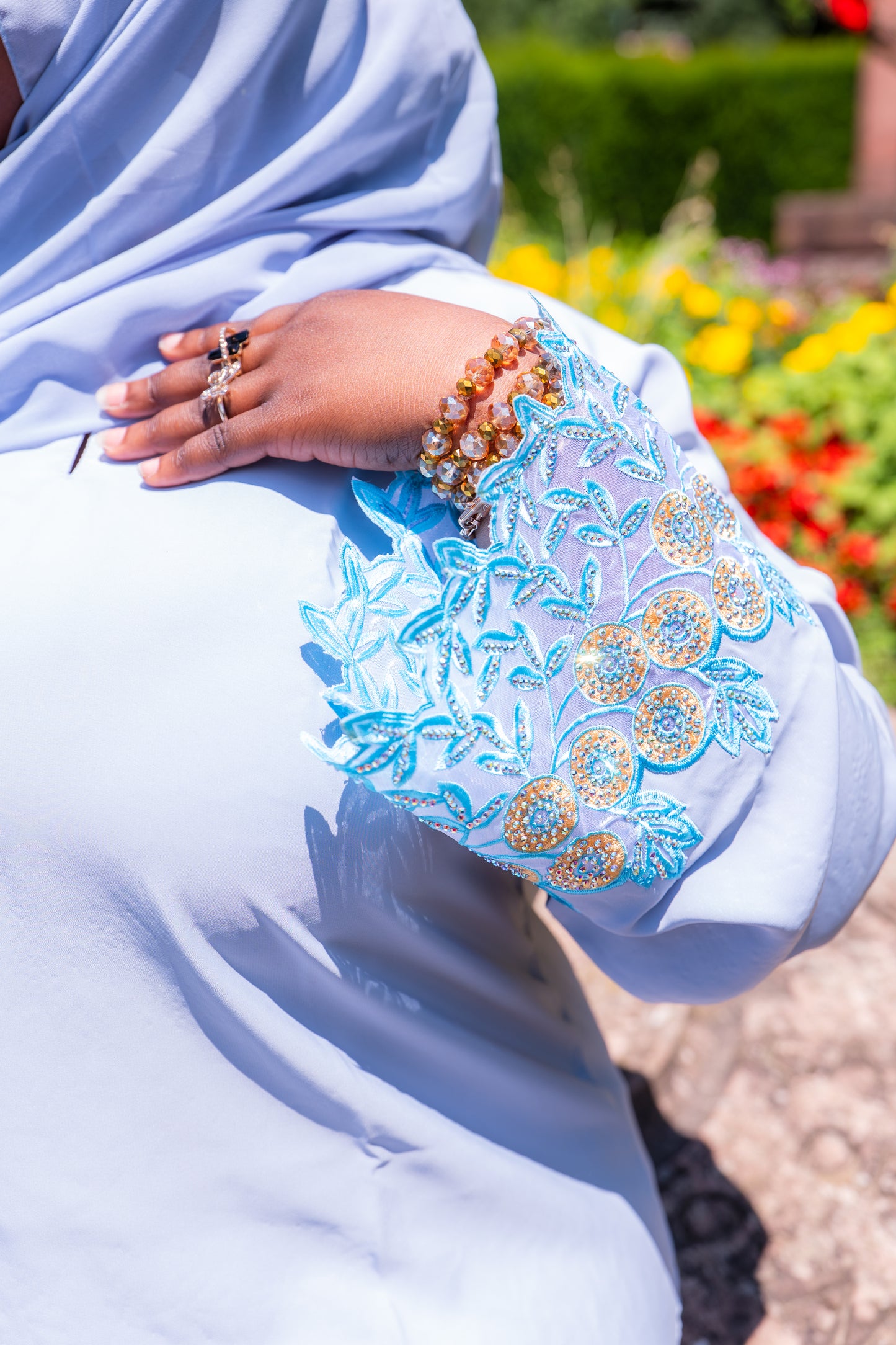 Abaya mit Hijab und Strasssteinen - Himmelblau