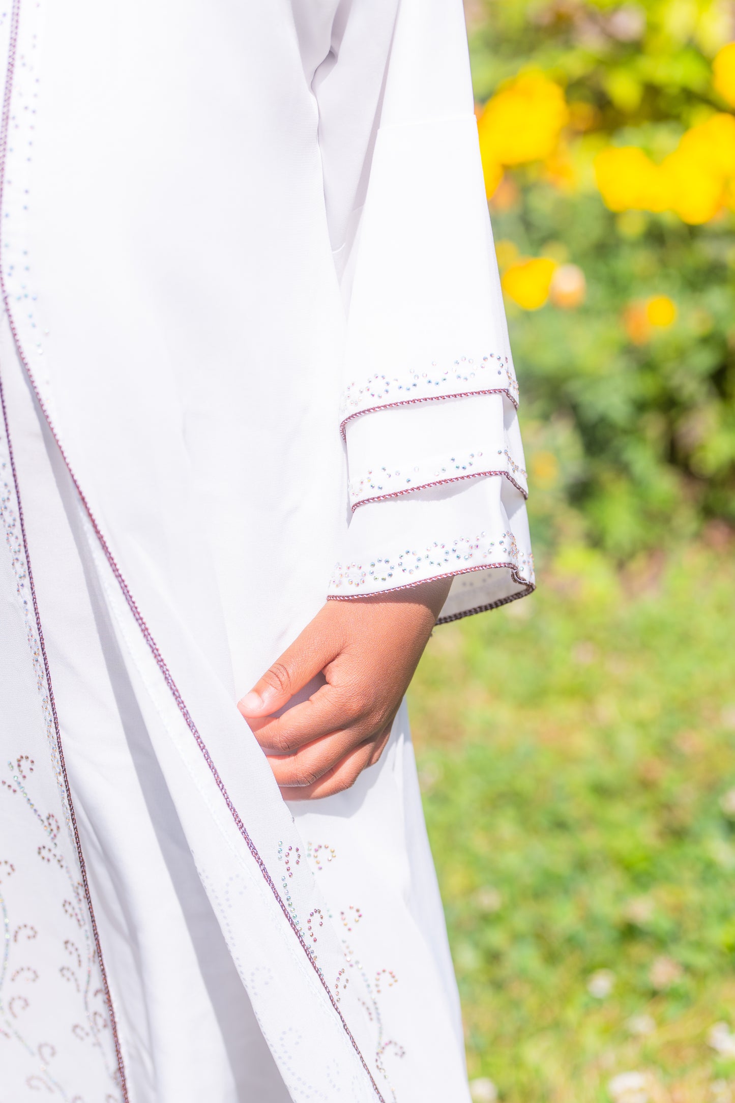 Abaya für Mädchen mit Hijab und Strasssteinen - Weiß
