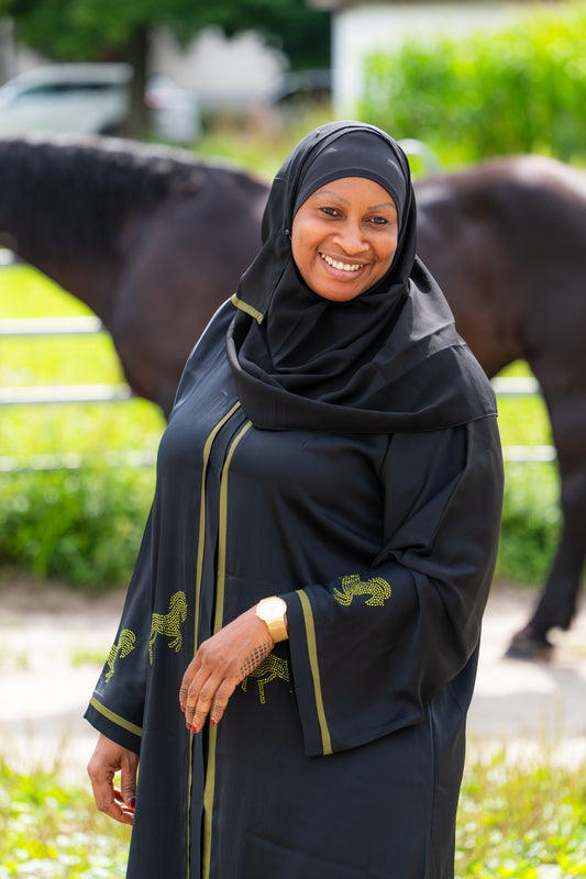Abaya mit Hijab und Pferdenmotiven - Schwarz