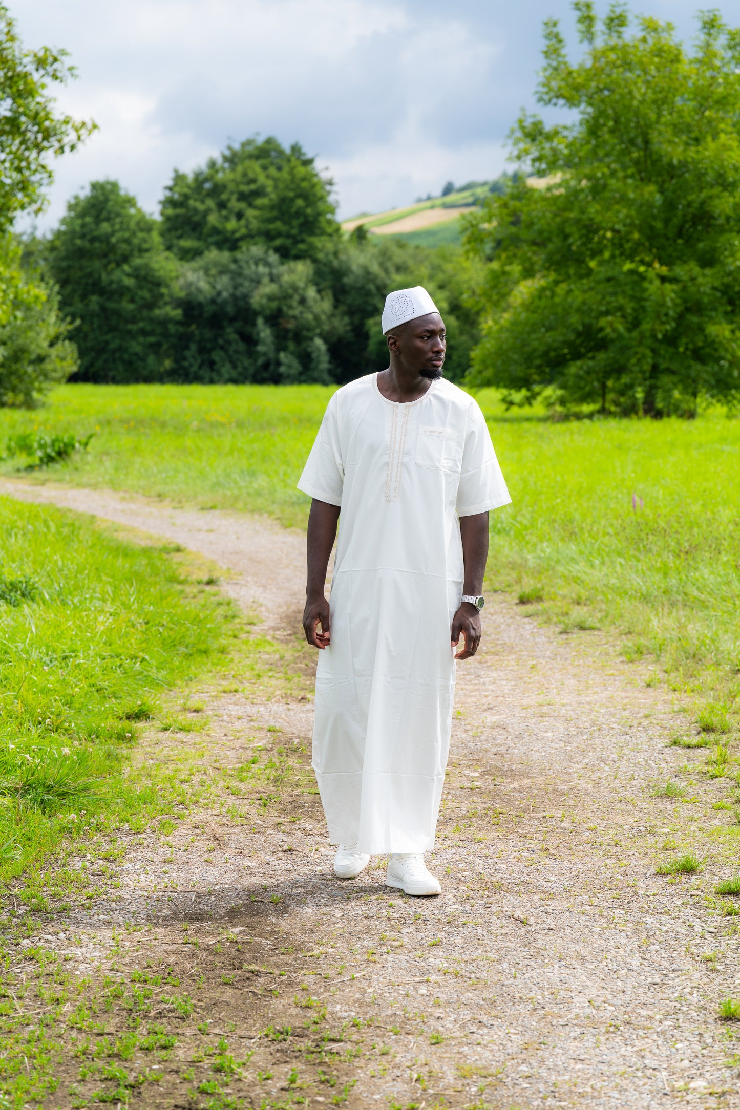 Gebetskleid für Herren mit orientalischen Details - Weiß