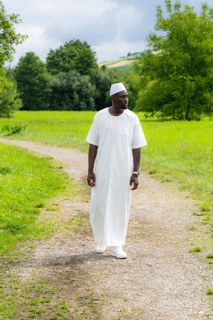 Gebetskleid für Herren mit orientalischen Details - Weiß