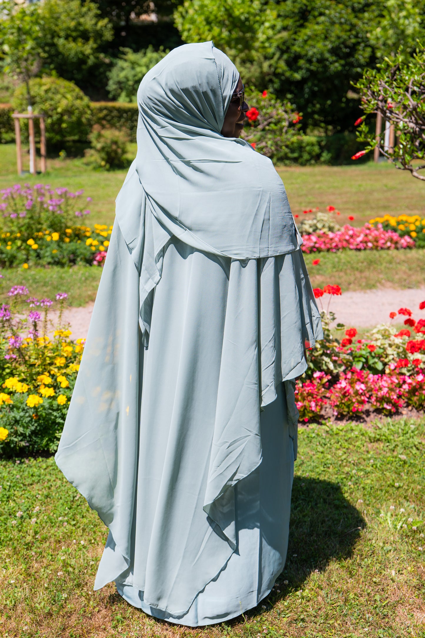 Abaya mit Hijab und angenähtem Gewand - Hellgrün