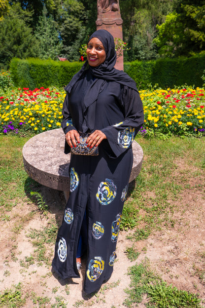 Abaya mit Hijab Blumenmotiven - Schwarz